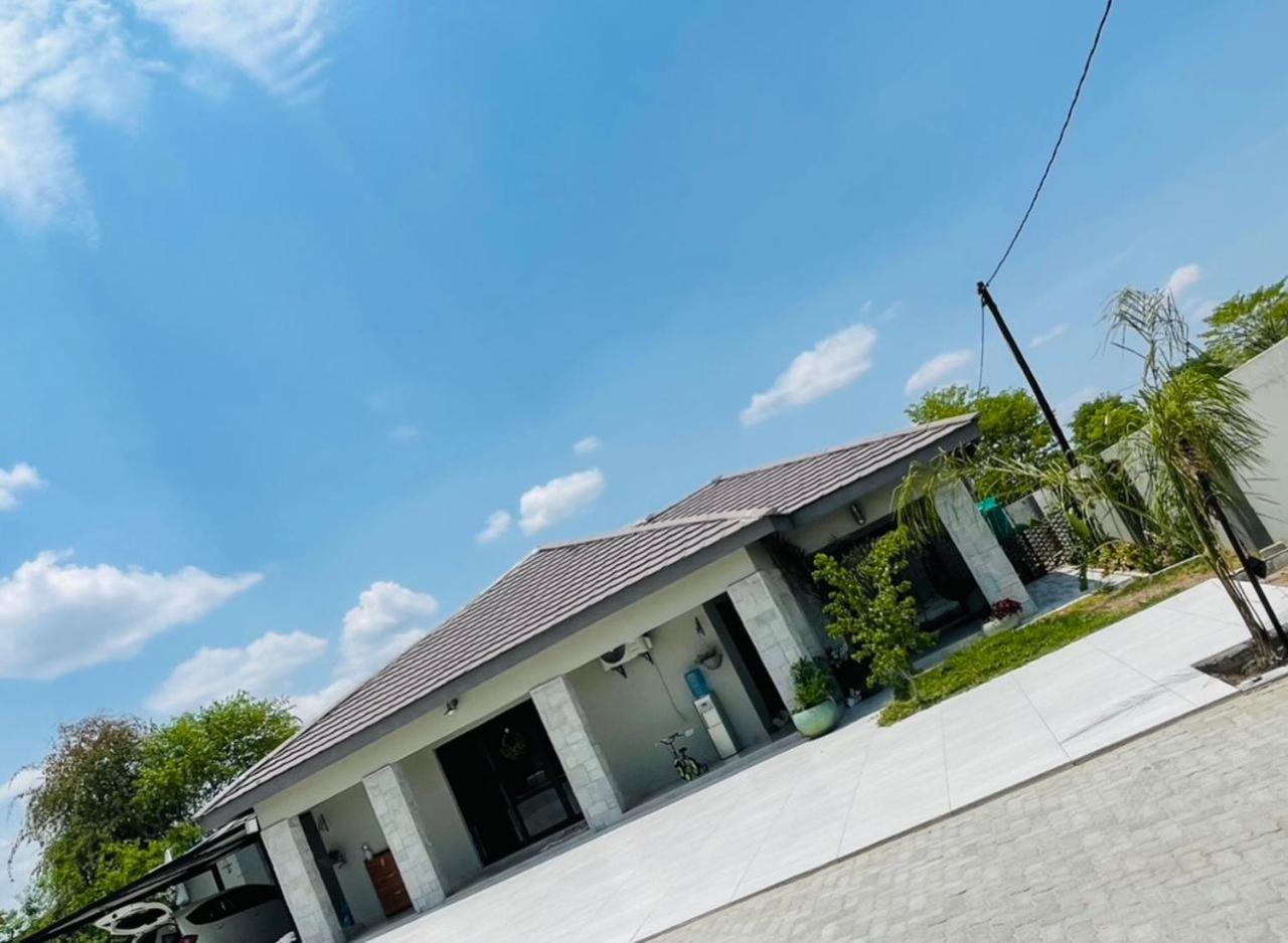 Luna Holiday Home