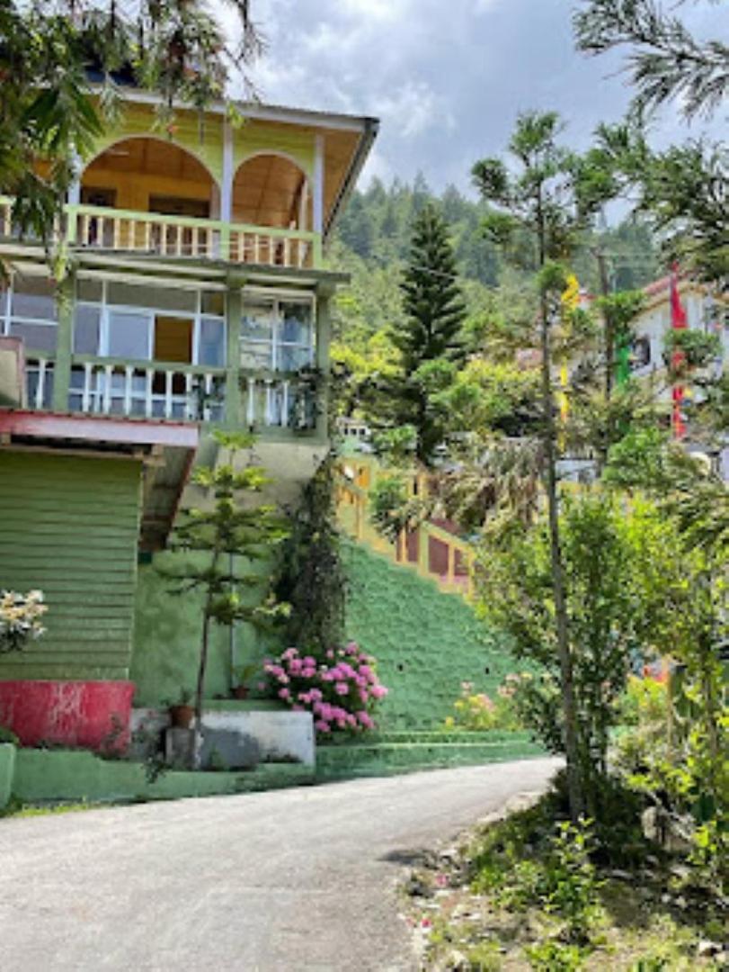 Awoo Resort Dirang view 3