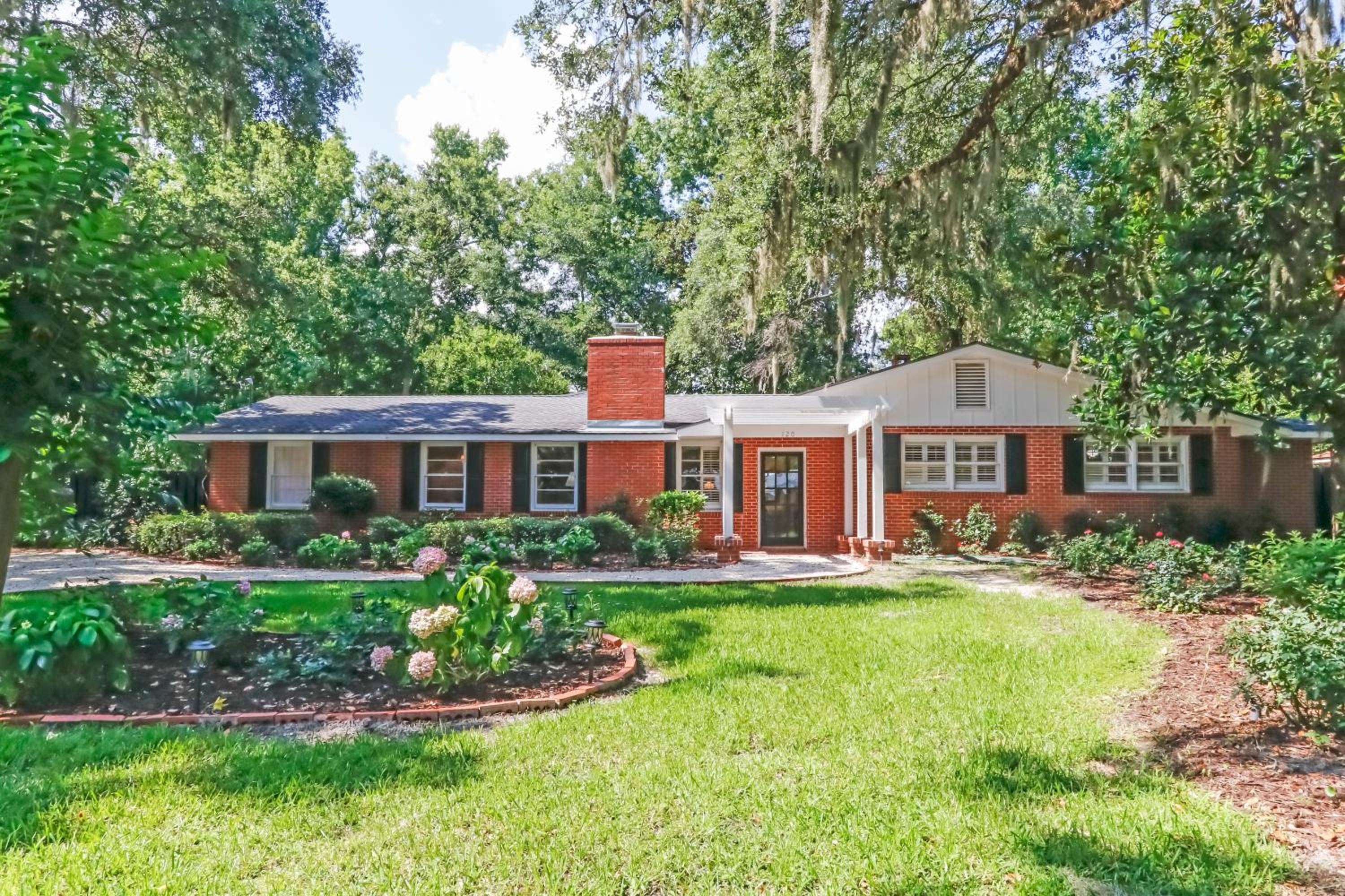 120 Druid Oaks Lane