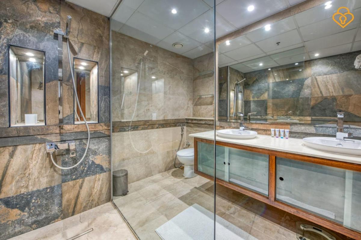 Keysplease Marina View 2 B/R Upgraded Apt near metro, Sahab Tower Dubai Marina
