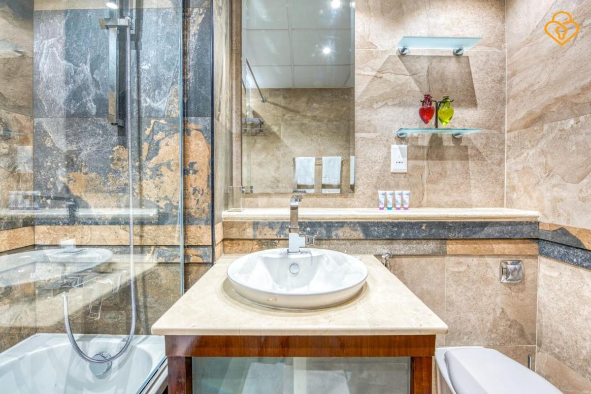 Keysplease Marina View 2 B/R Upgraded Apt near metro, Sahab Tower Dubai Marina