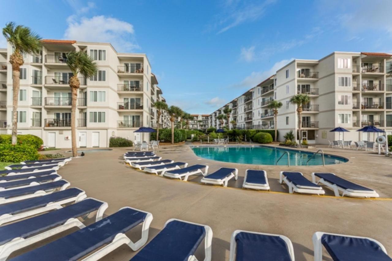 Beach Club 225 view 3