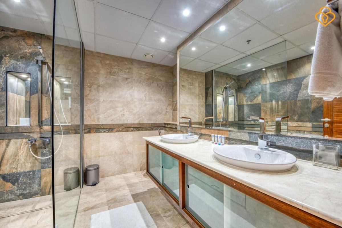 Keysplease Marina View 2 B/R Upgraded Apt near metro, Sahab Tower Dubai Marina