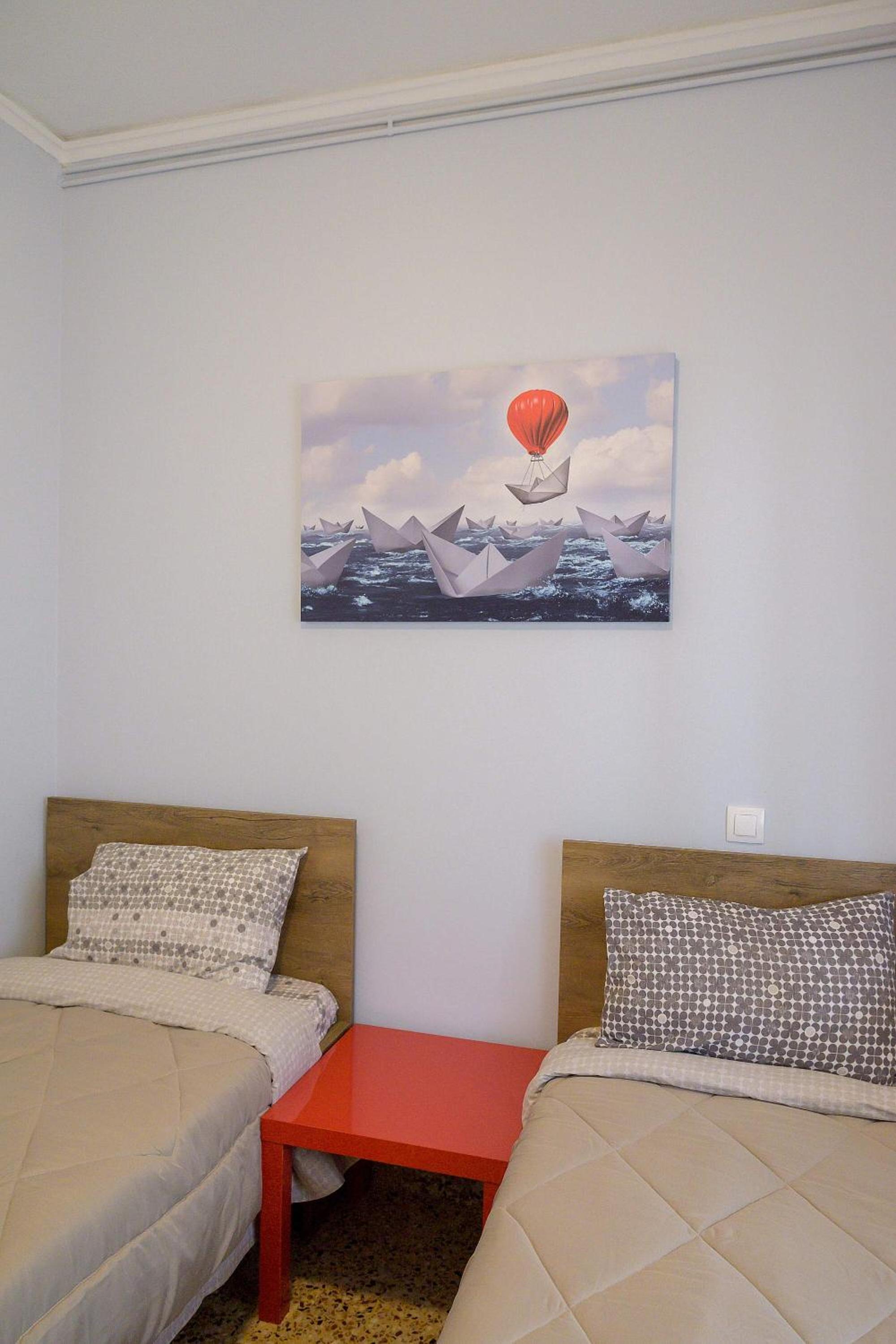 Renovated Apartments With Free Parking Near The Beach