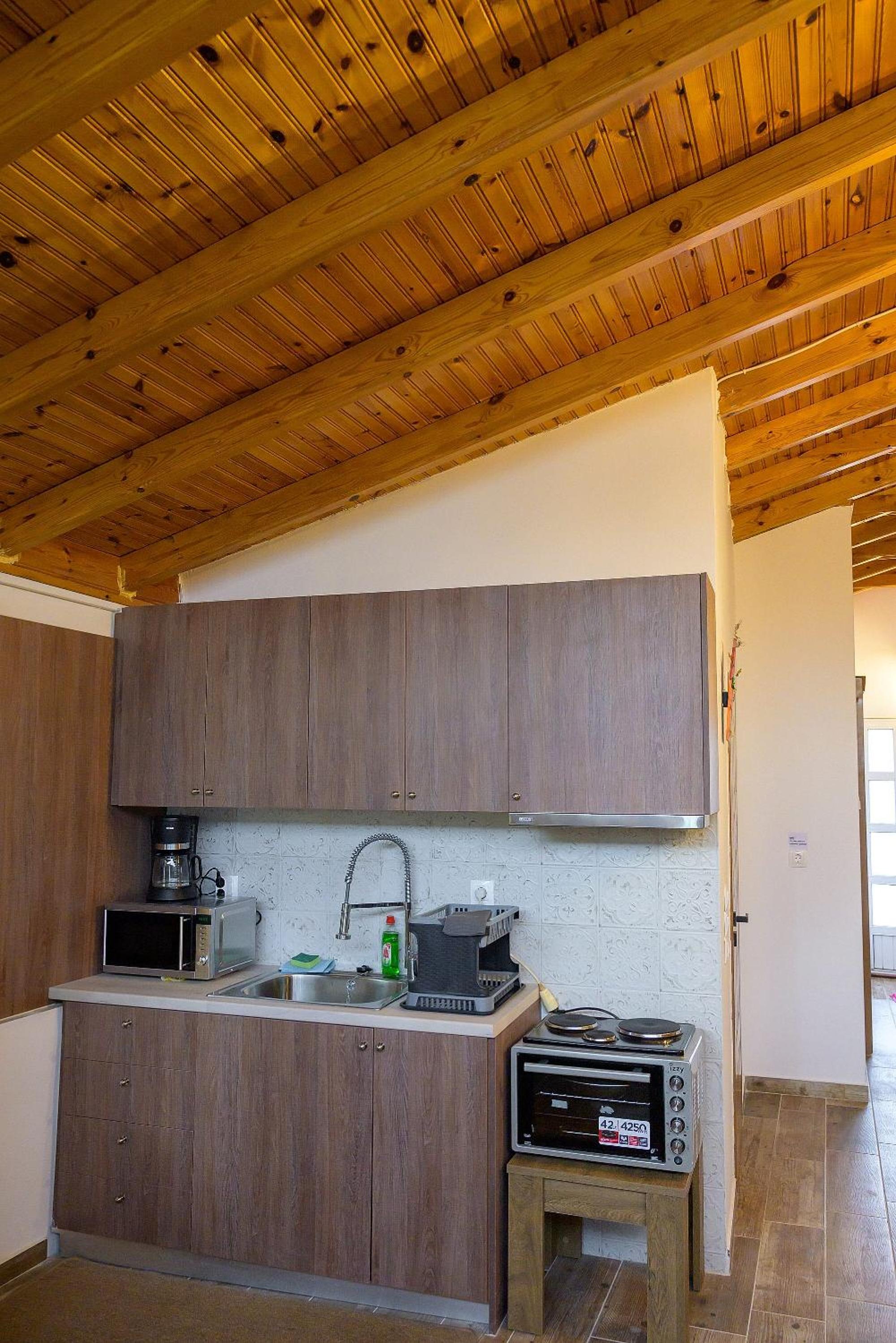Renovated Apartments With Free Parking Near The Beach