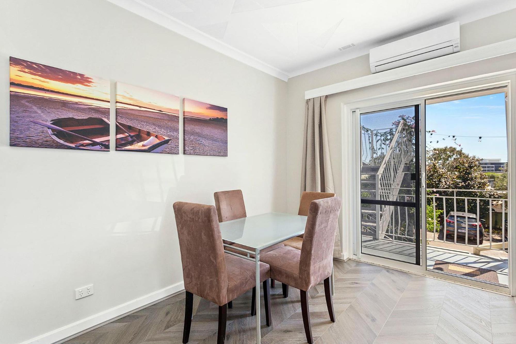 Central Charm Fremantle 1BR Stay
