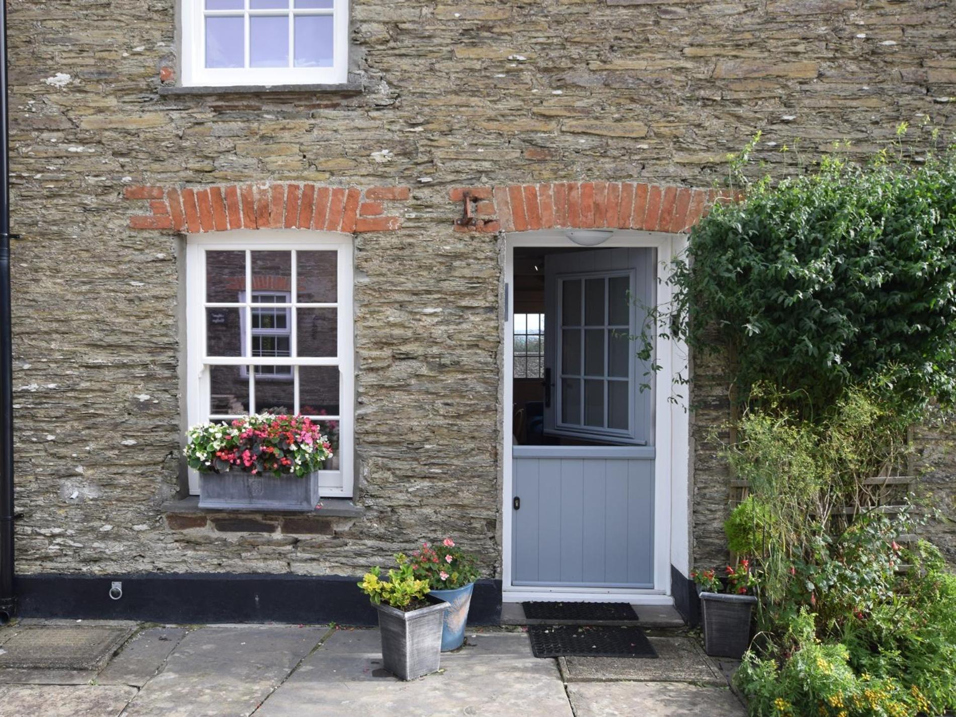 2 Bed in Wadebridge oc-kcott view 2