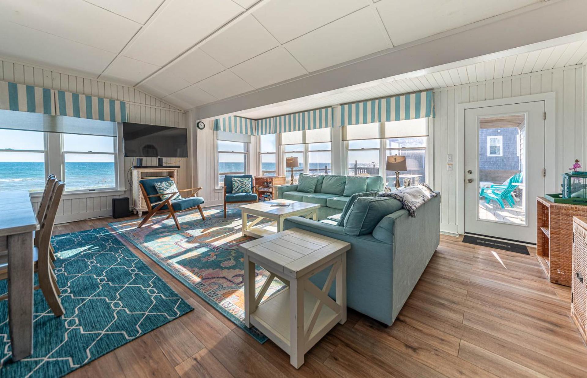 York - Duck, Carolina Dunes, Oceanfront, Ocean View, Hot Tub, Large Decks, Pets OK