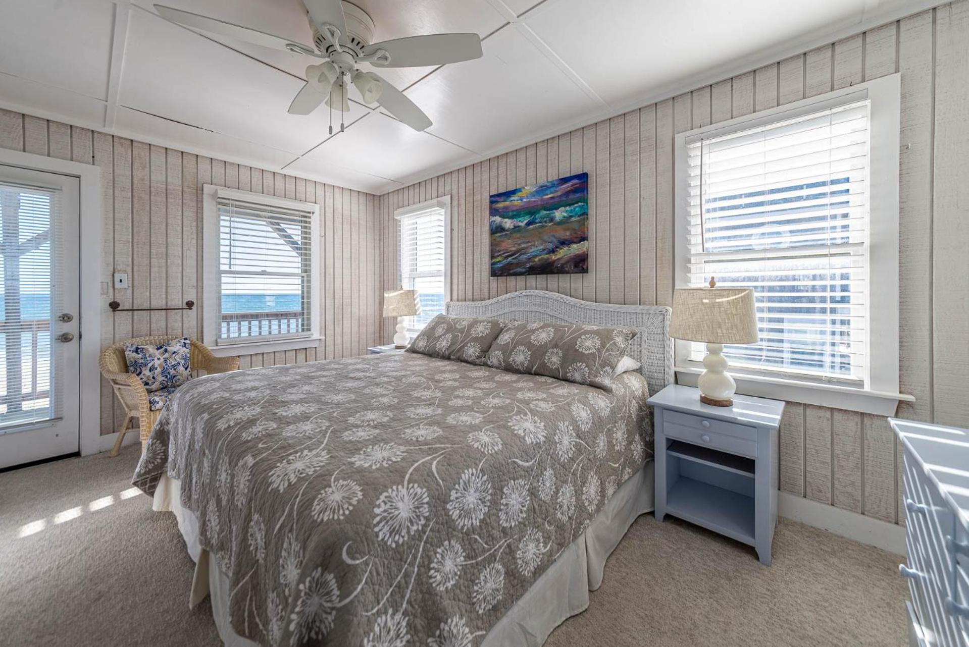 York - Duck, Carolina Dunes, Oceanfront, Ocean View, Hot Tub, Large Decks, Pets OK