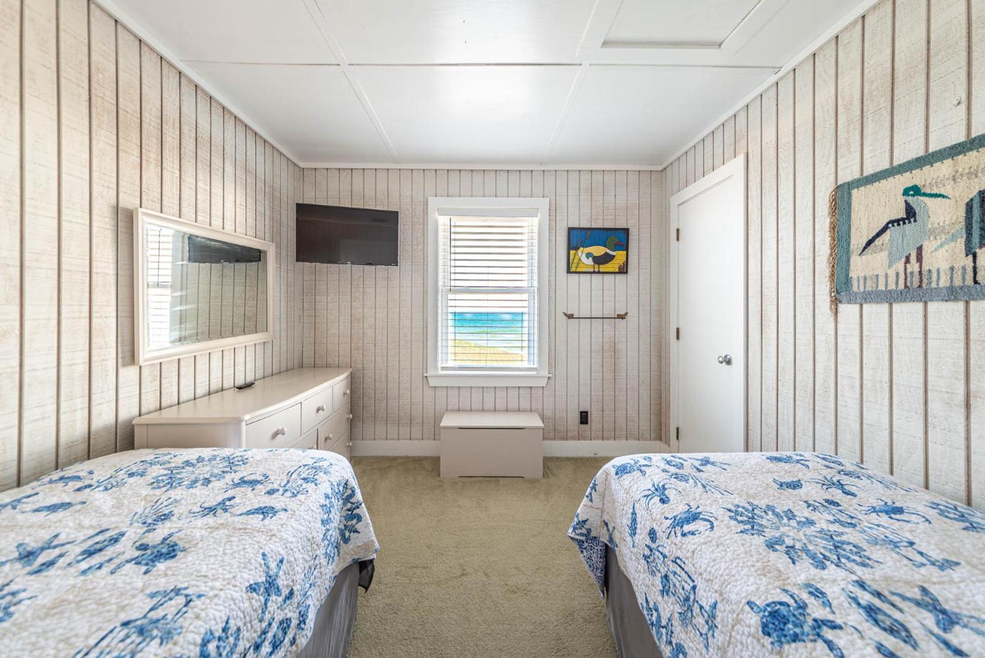 York - Duck, Carolina Dunes, Oceanfront, Ocean View, Hot Tub, Large Decks, Pets OK