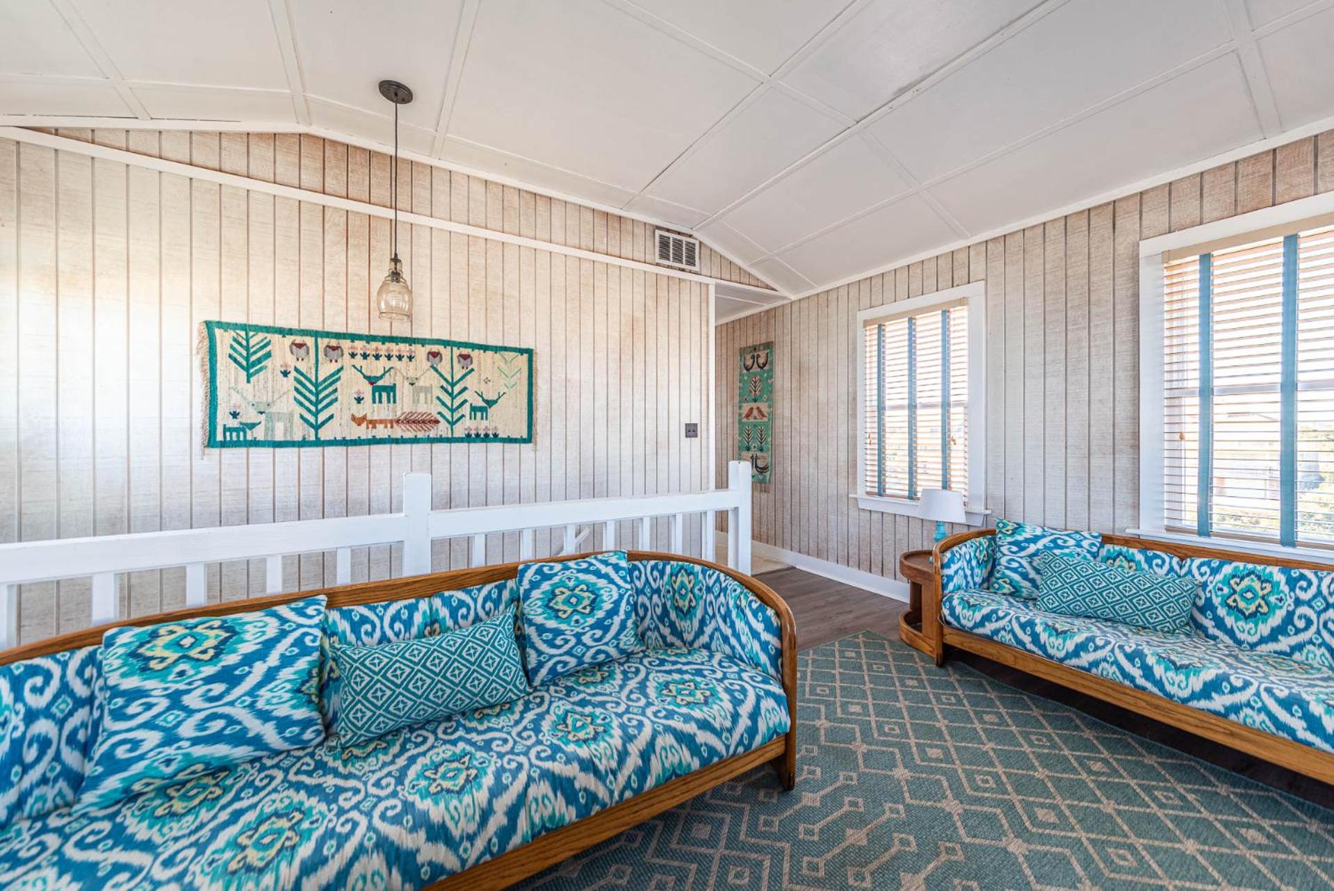 York - Duck, Carolina Dunes, Oceanfront, Ocean View, Hot Tub, Large Decks, Pets OK