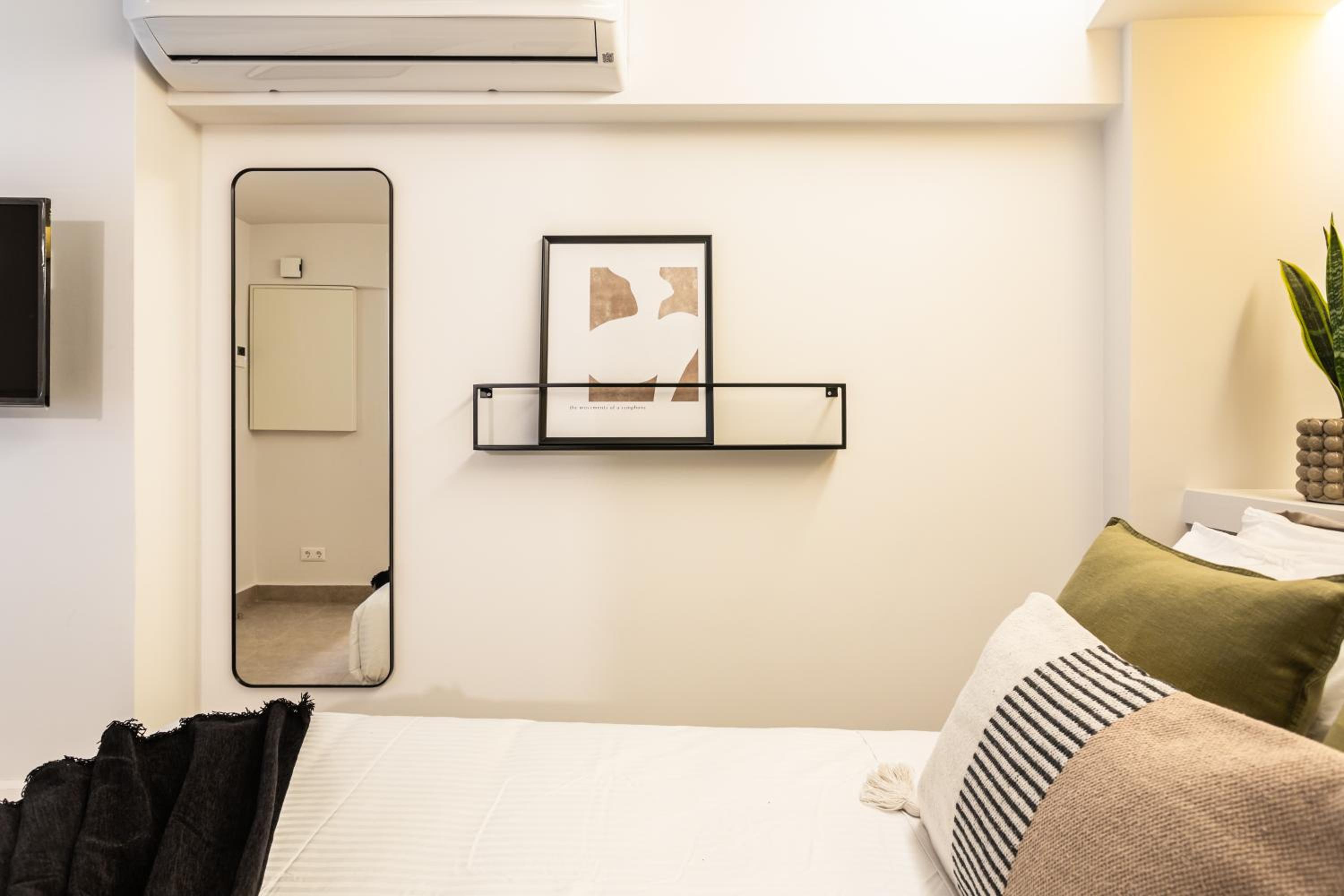 Elysian Apartments in Plaka by UPSTREET