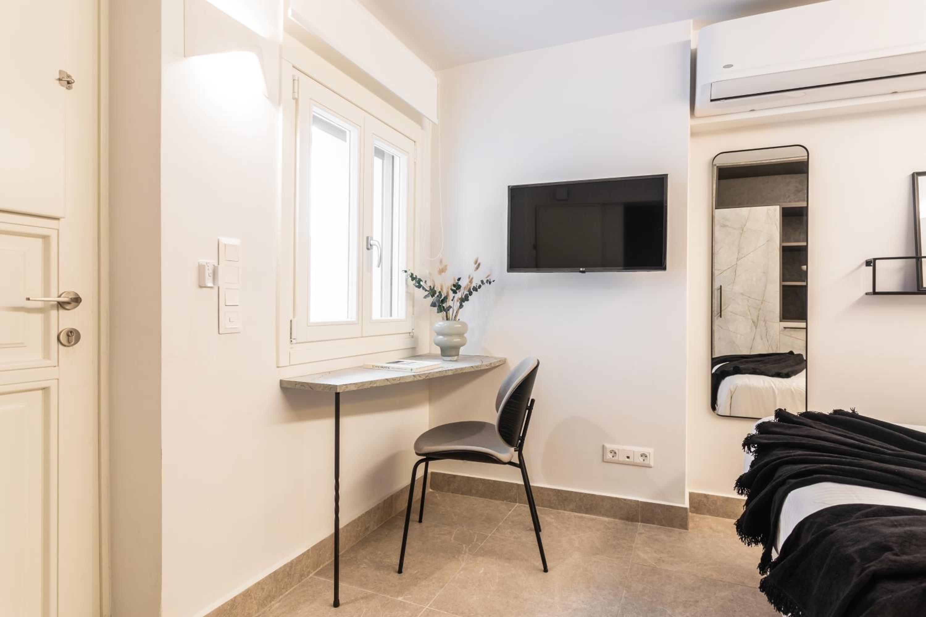 Elysian Apartments in Plaka by UPSTREET