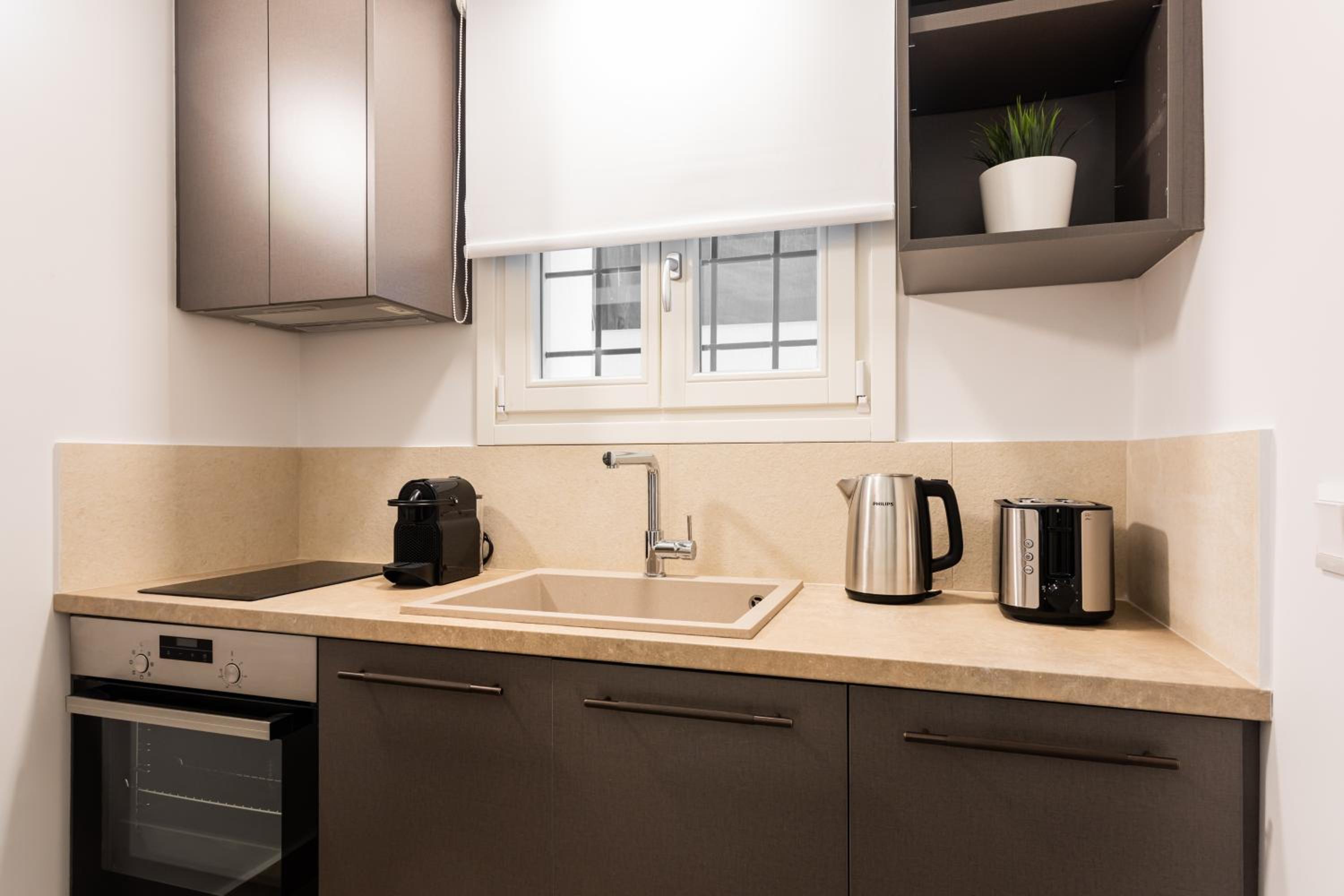 Elysian Apartments in Plaka by UPSTREET
