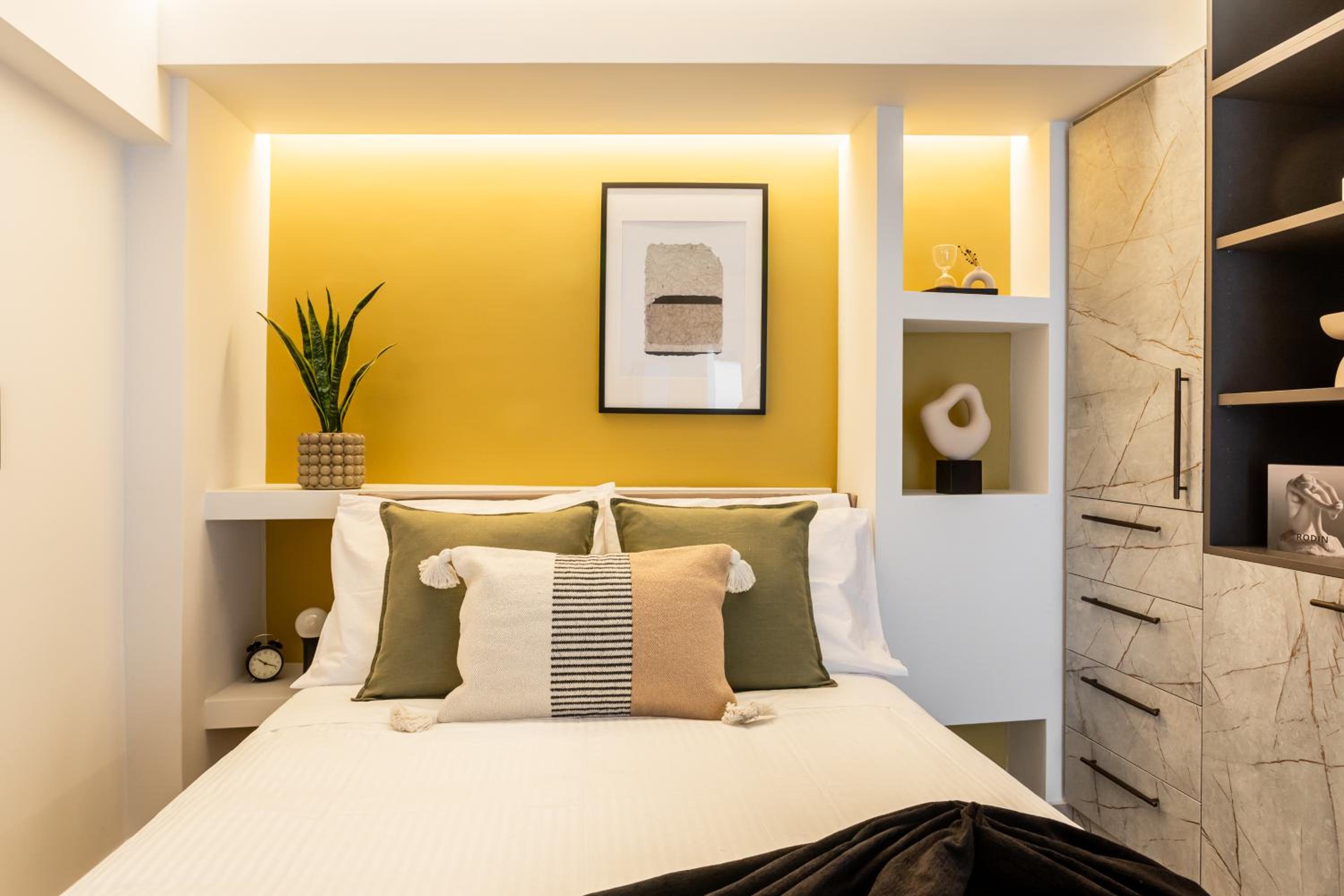 Elysian Apartments in Plaka by UPSTREET