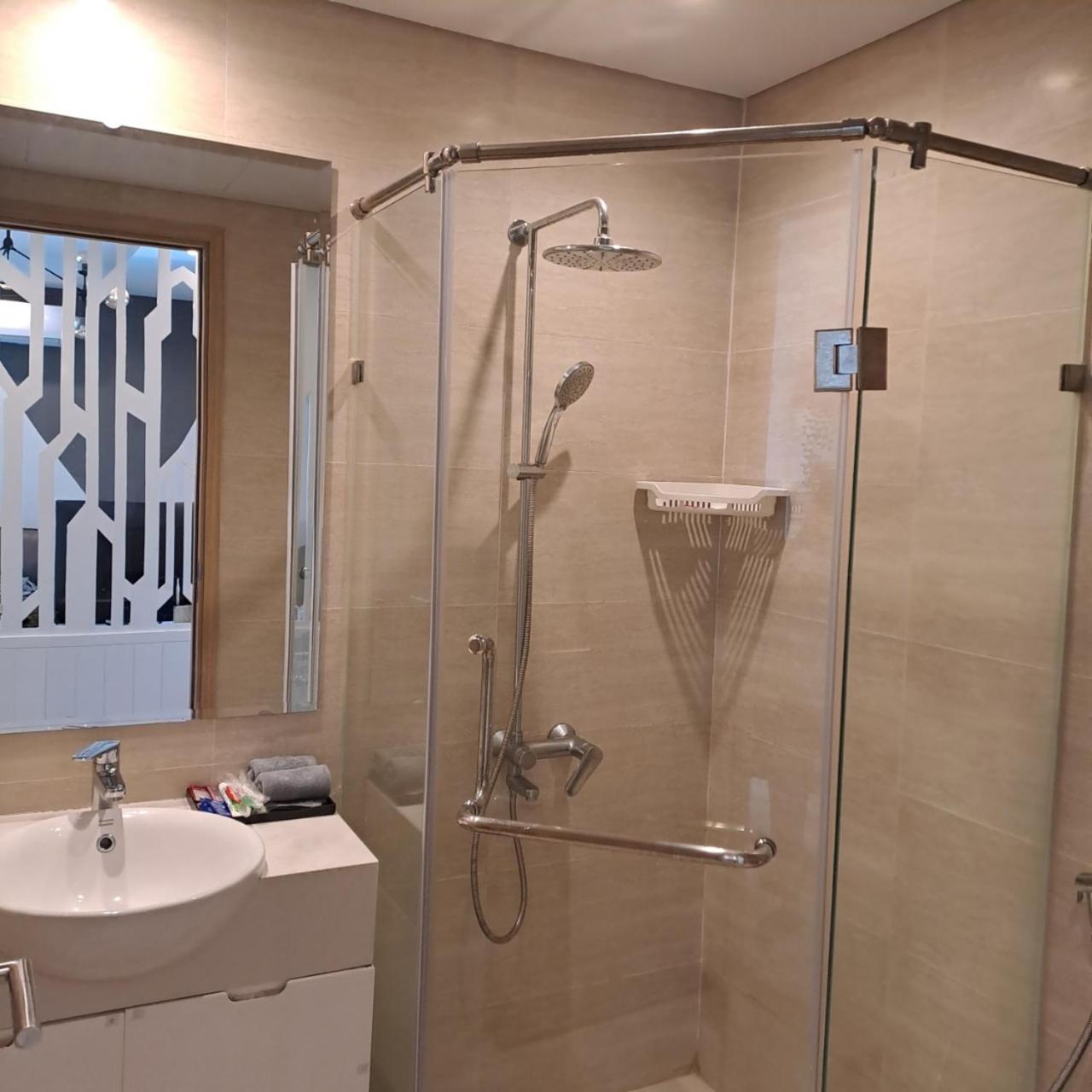 Mon Cherry Apartment -Greenbay Garden Ha Long