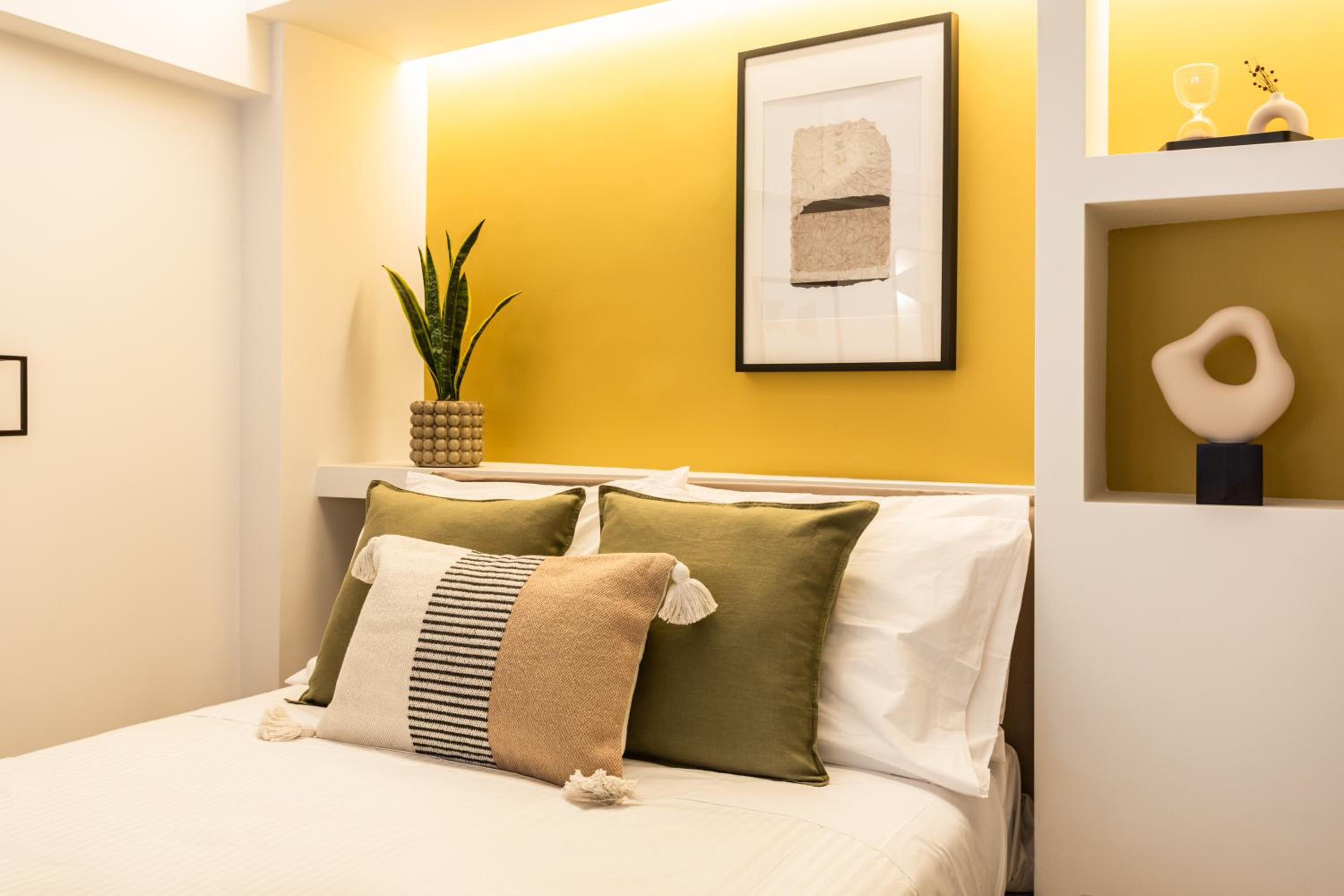 Elysian Apartments in Plaka by UPSTREET