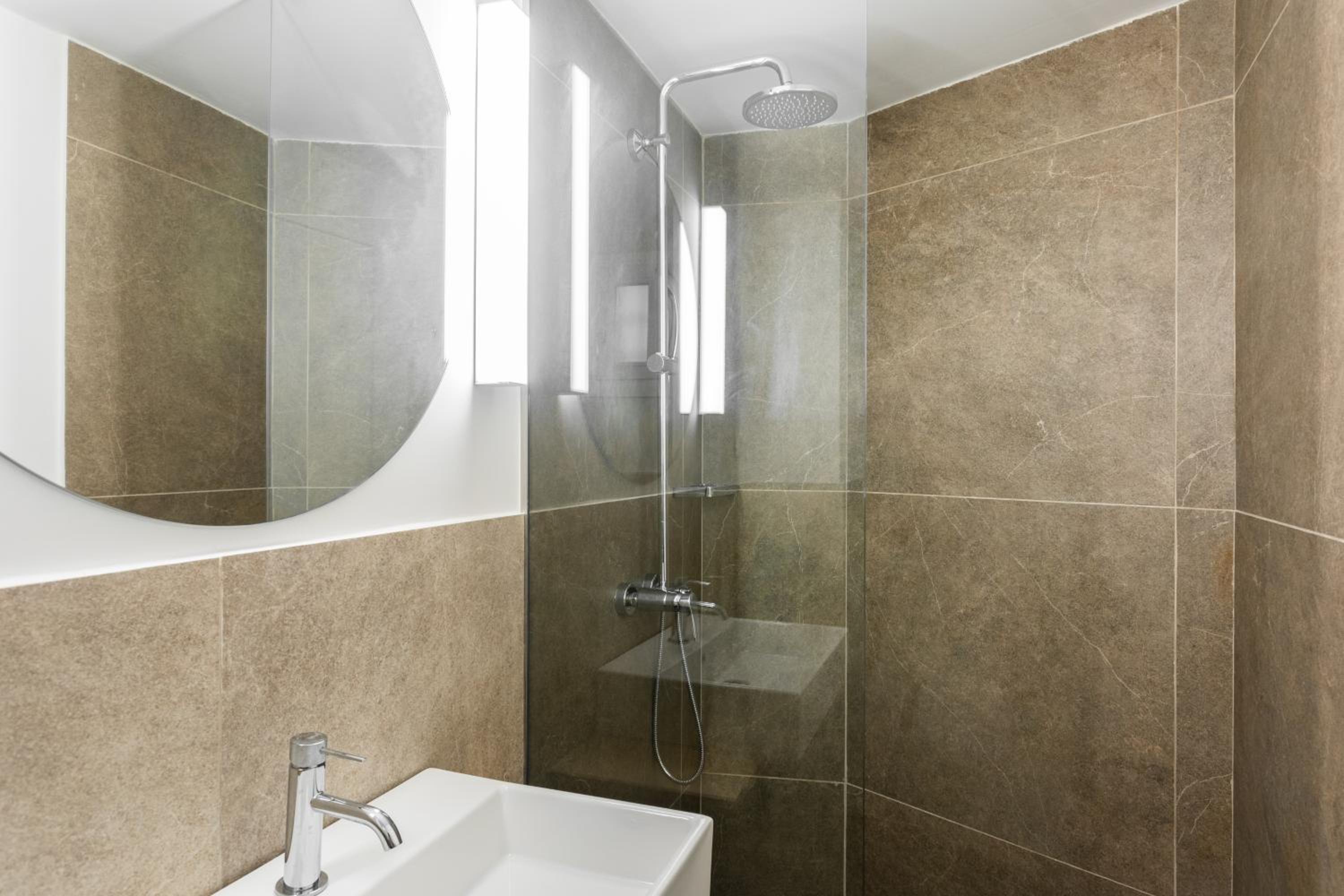 Elysian Apartments in Plaka by UPSTREET