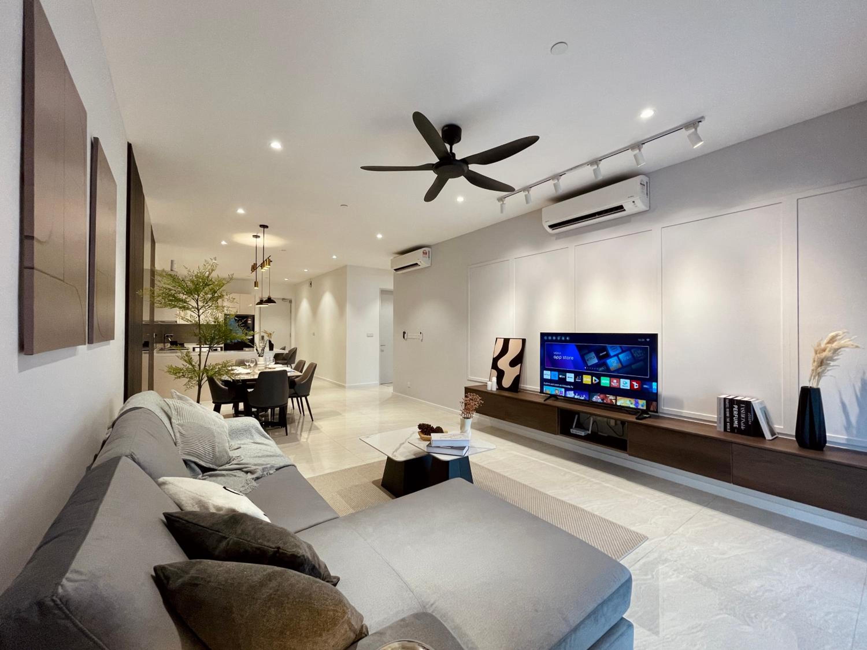 Quill Residence Luxury Designer Apartment 7Pax by Hausome