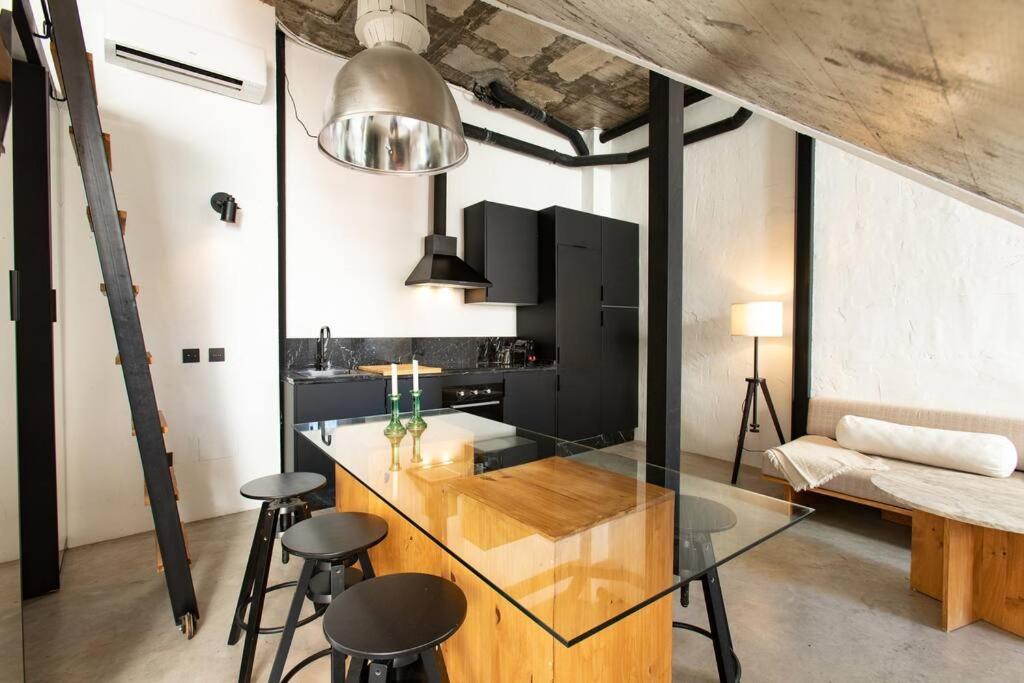 Beautiful stylish apartment next to downtown B-CrrB