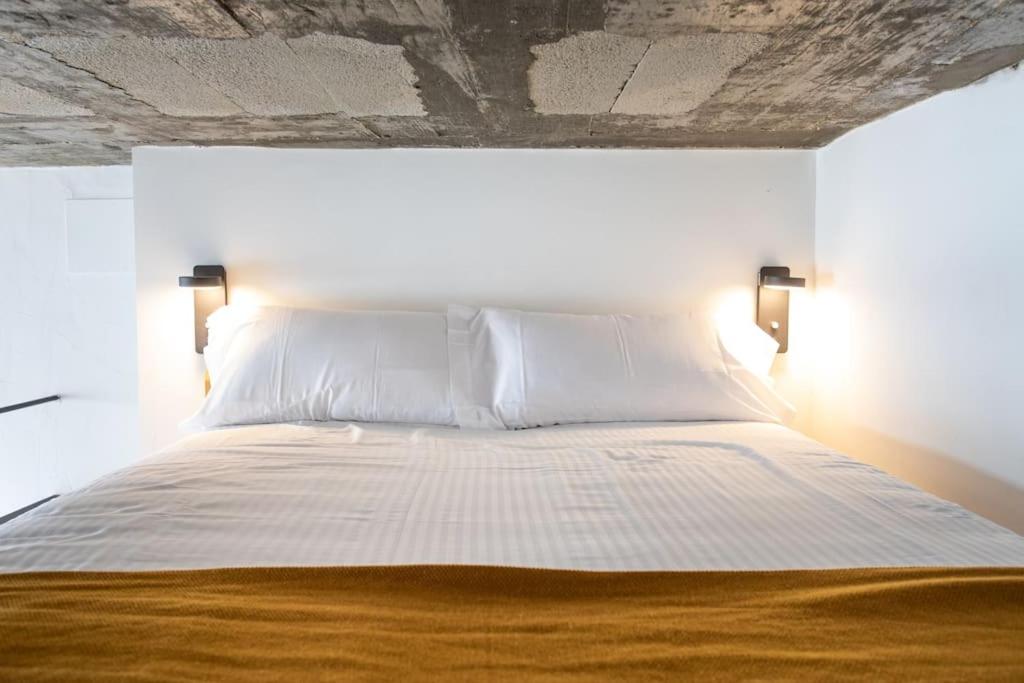 Beautiful stylish apartment next to downtown B-CrrB