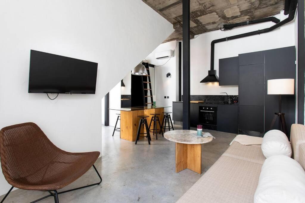 Beautiful stylish apartment next to downtown B-CrrB