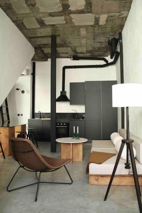 Beautiful stylish apartment next to downtown B-CrrB