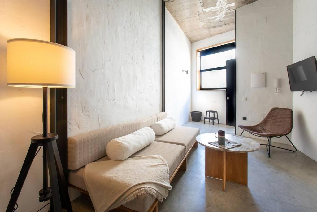 Beautiful stylish apartment next to downtown B-CrrB