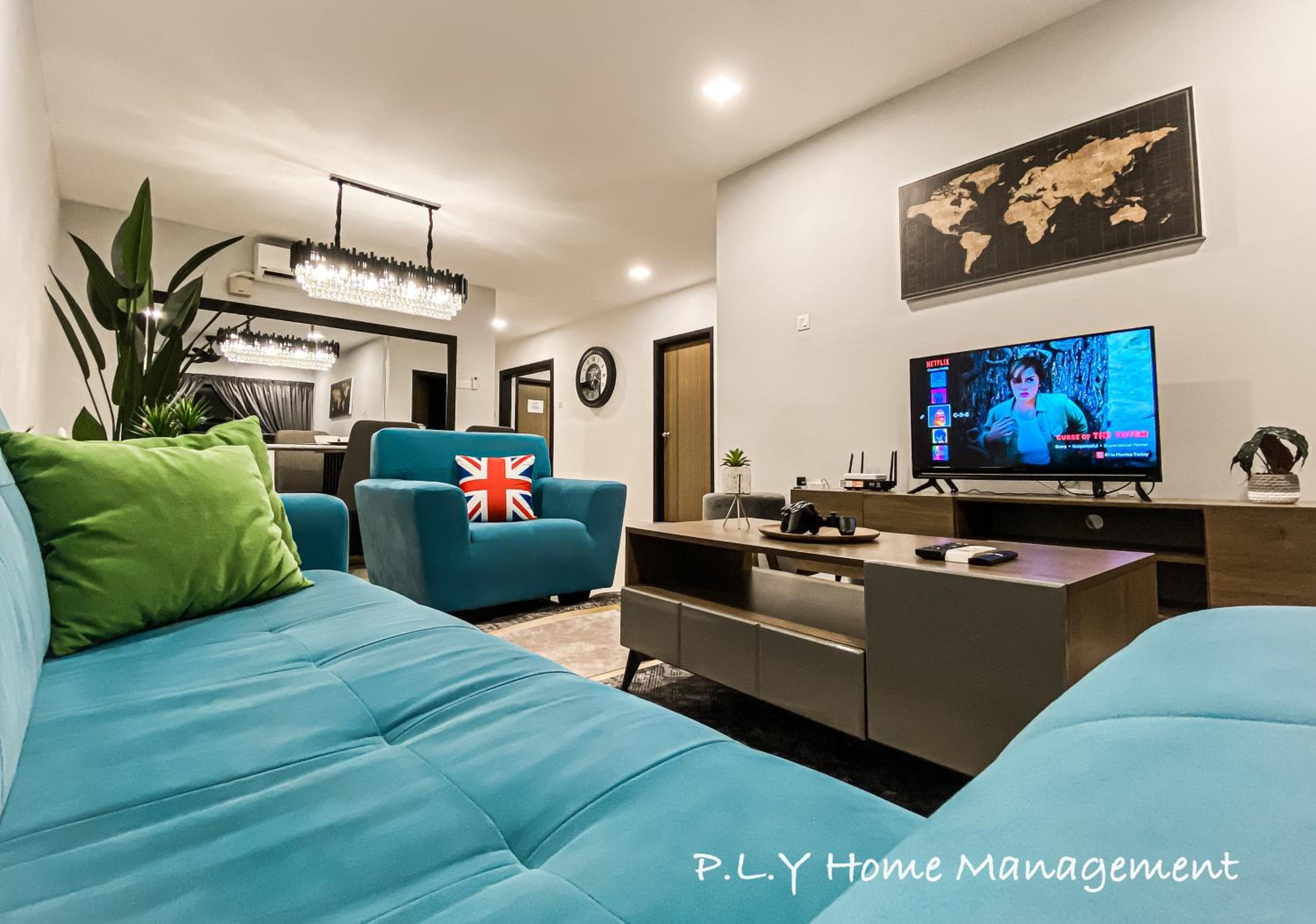 Crystal Cozy Suite PoolView Netflix Waterpark@ Ipoh Station 18 photo 3
