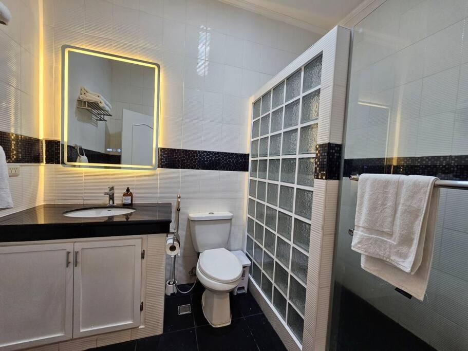 The Aston Residences Clark Private 3BR Villa near Clark Airport view 3