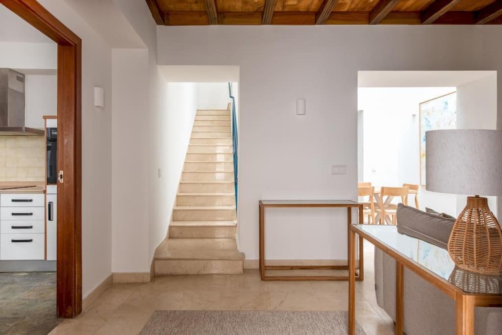Alhondiga City Center Private House by Valcambre