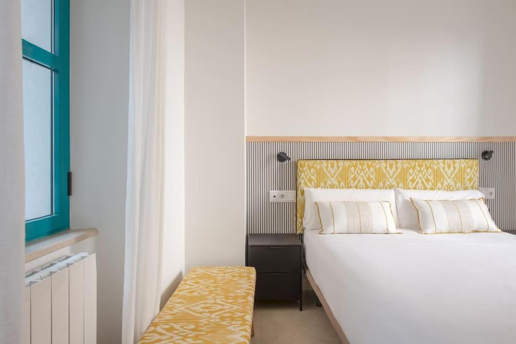 Alhondiga City Center Private House by Valcambre