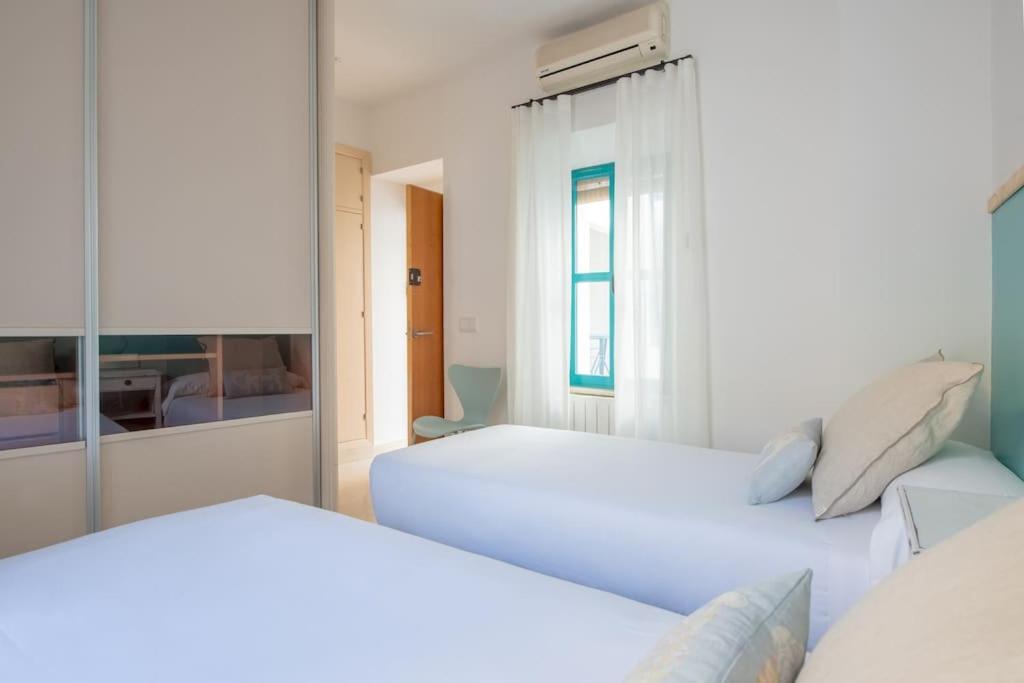 Alhondiga City Center Private House by Valcambre
