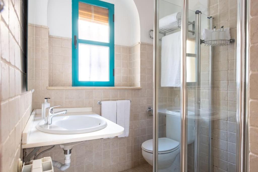 Alhondiga City Center Private House by Valcambre
