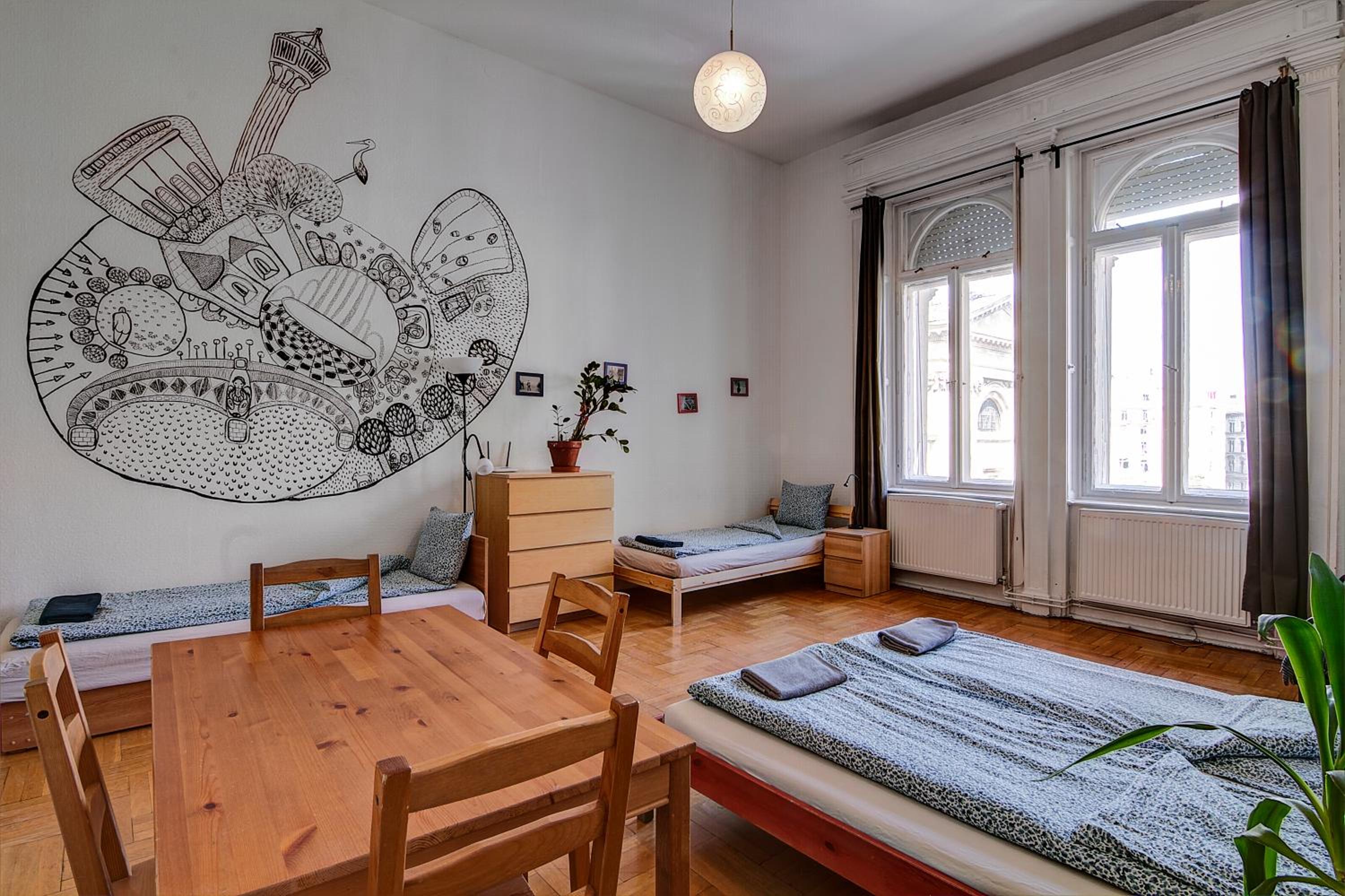 Pal's Hostel and Apartments