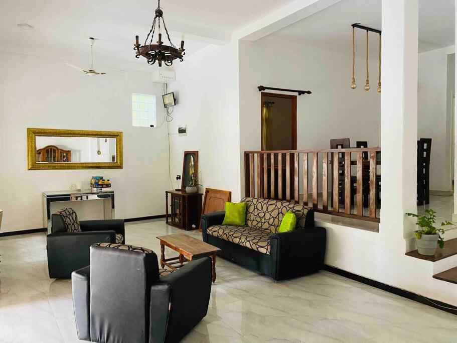 Regina Niwasa House view 2