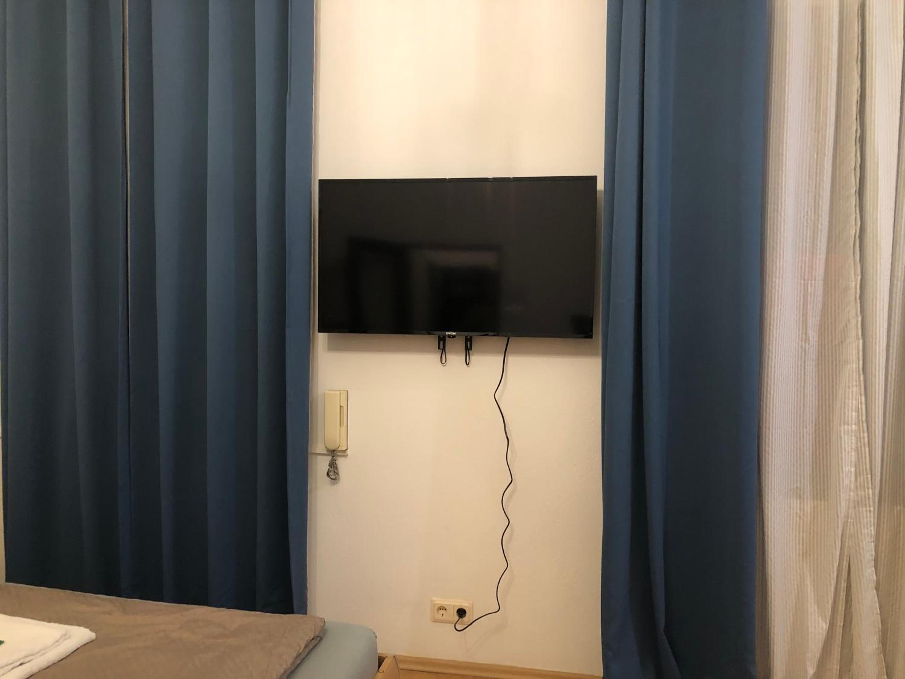 CozyNite Premium Apartment Hernals 1
