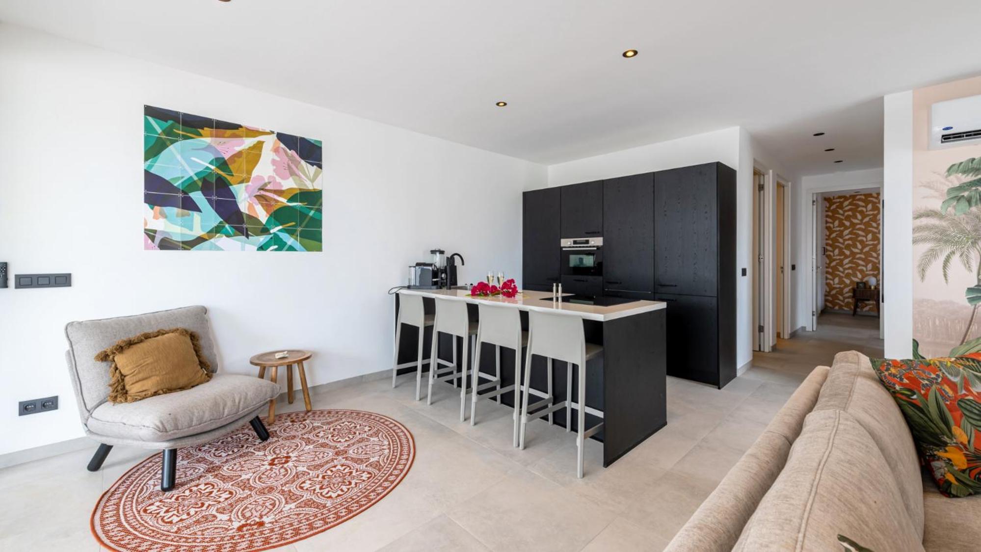 Palm Suite - Newly constructed poolside apartment just minutes from the beach