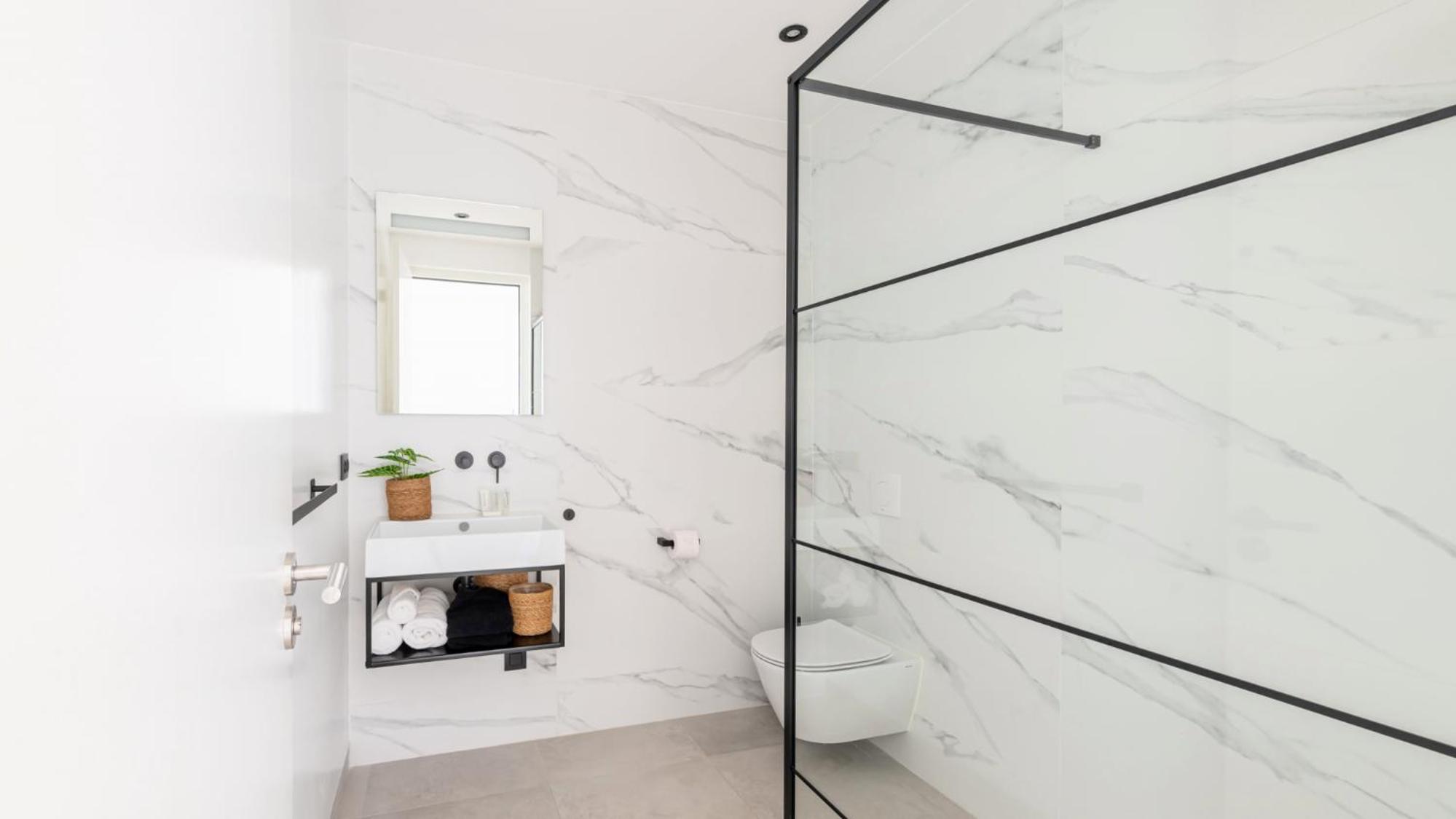 Palm Suite - Newly constructed poolside apartment just minutes from the beach