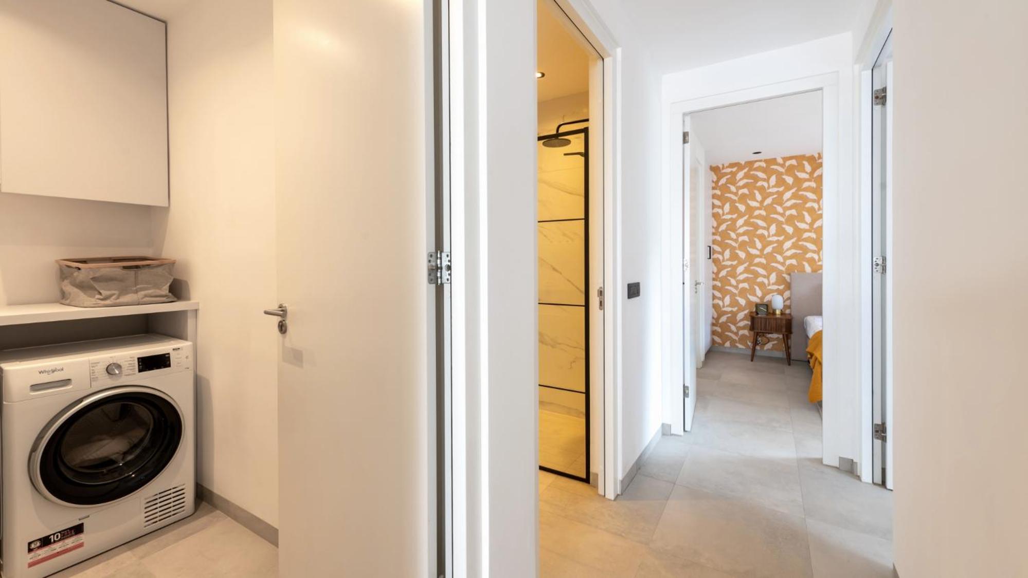 Palm Suite - Newly constructed poolside apartment just minutes from the beach