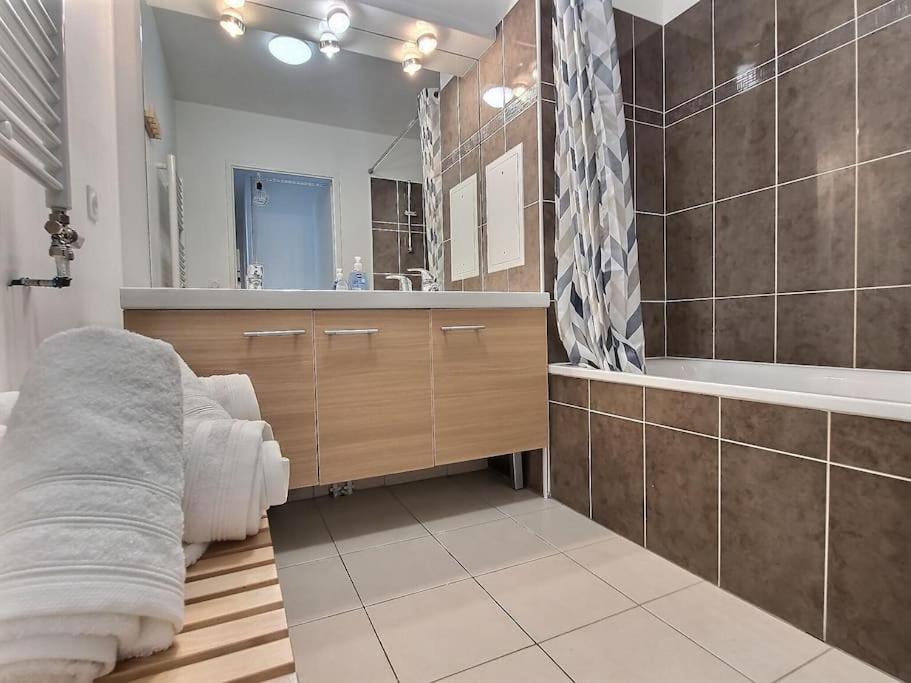 5 Mins from DisneyLand & Val d'Europe - 2 Mins from Train Station - Nuage d'Arianne