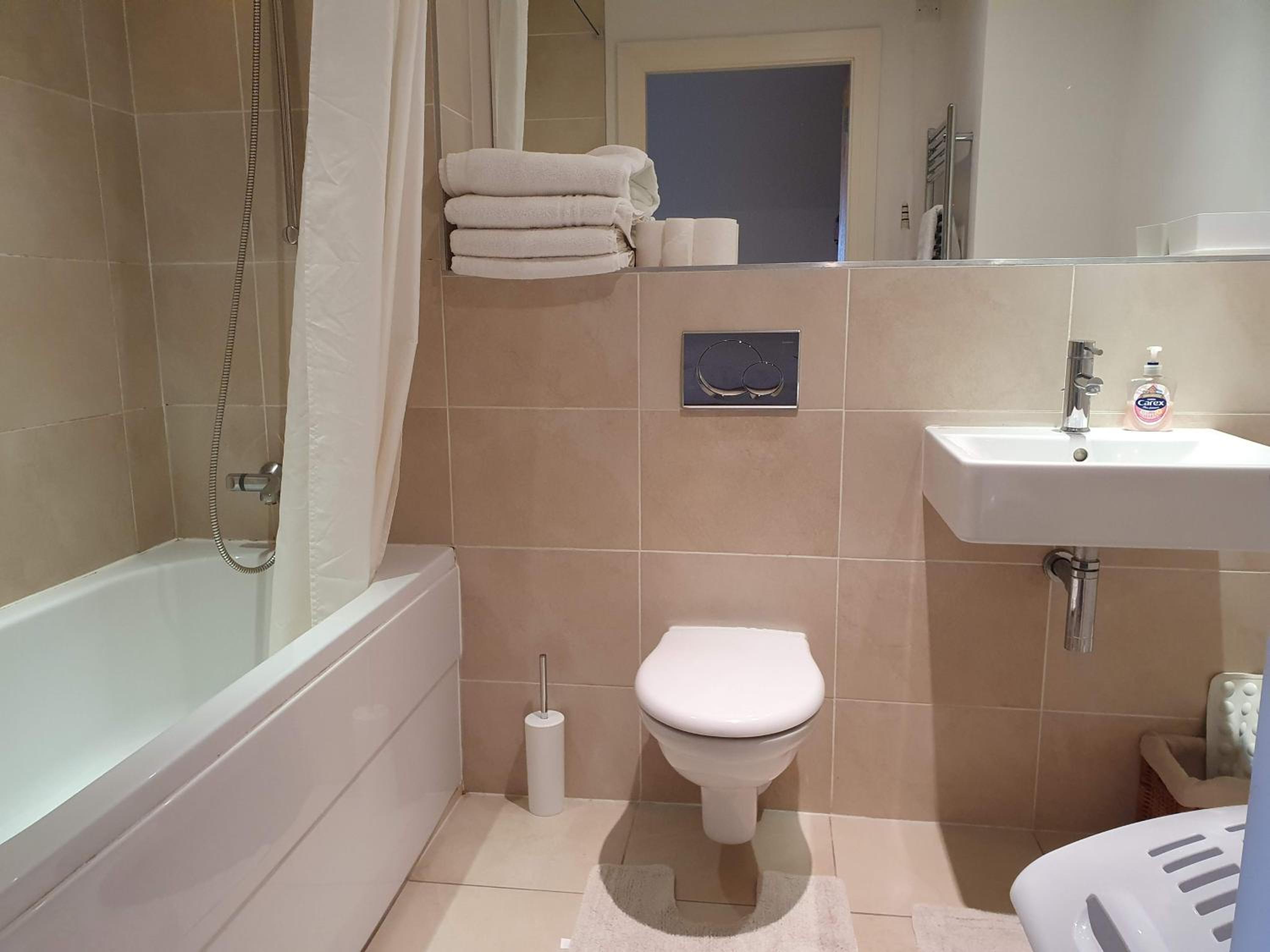 BT1 Apartments - James Clow view 5