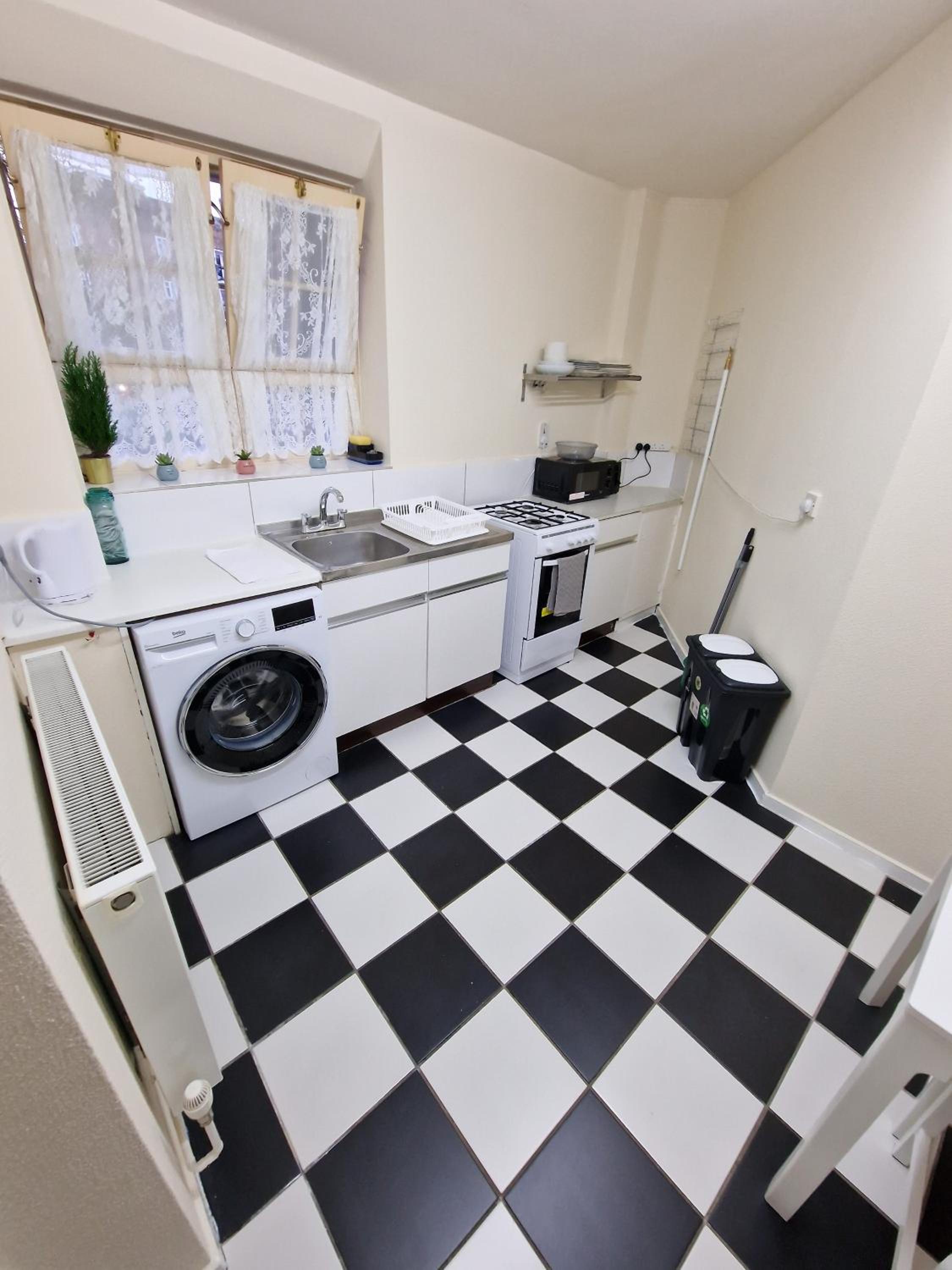 Waterloo - Zone 1 - Spacious one bedroom flat