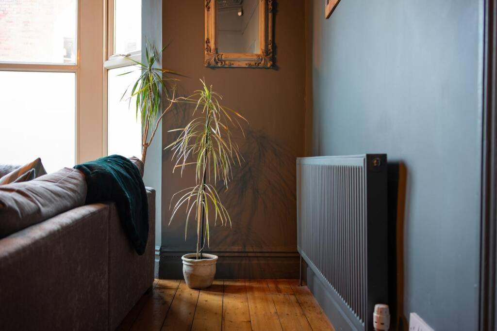 Family Stay By Sefton Park & Lark Lane Parking view 2