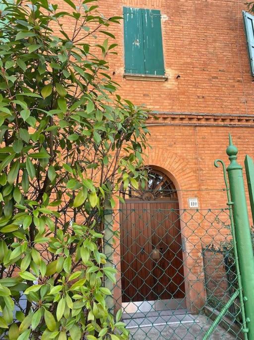 SpazioViola appartamento intimo boho style uno spazio magico per l'energia che si respira in un palazzo della vecchia Bologna Qui nulla è perfetto ma tutto view 3