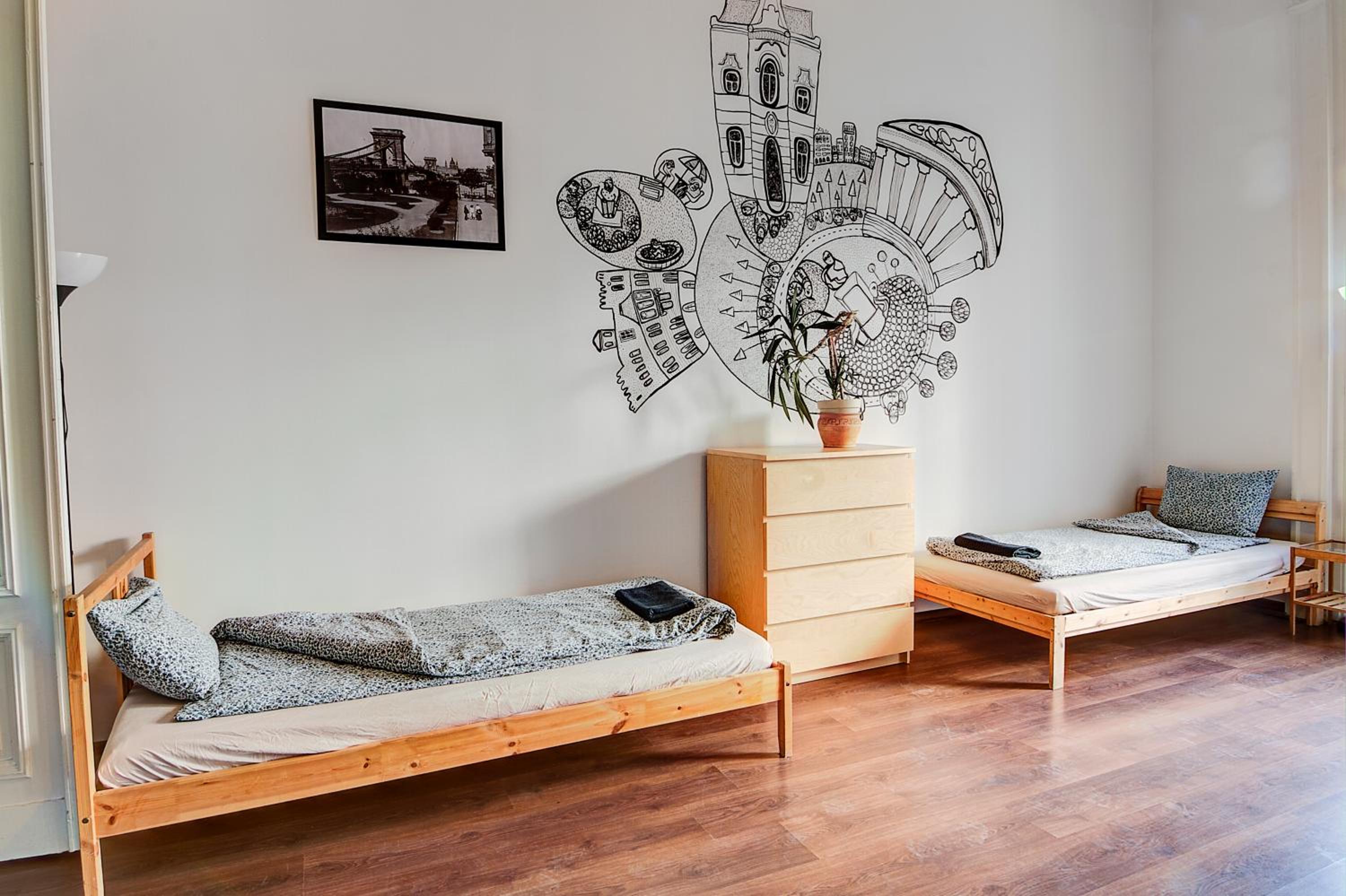 Pal's Hostel and Apartments