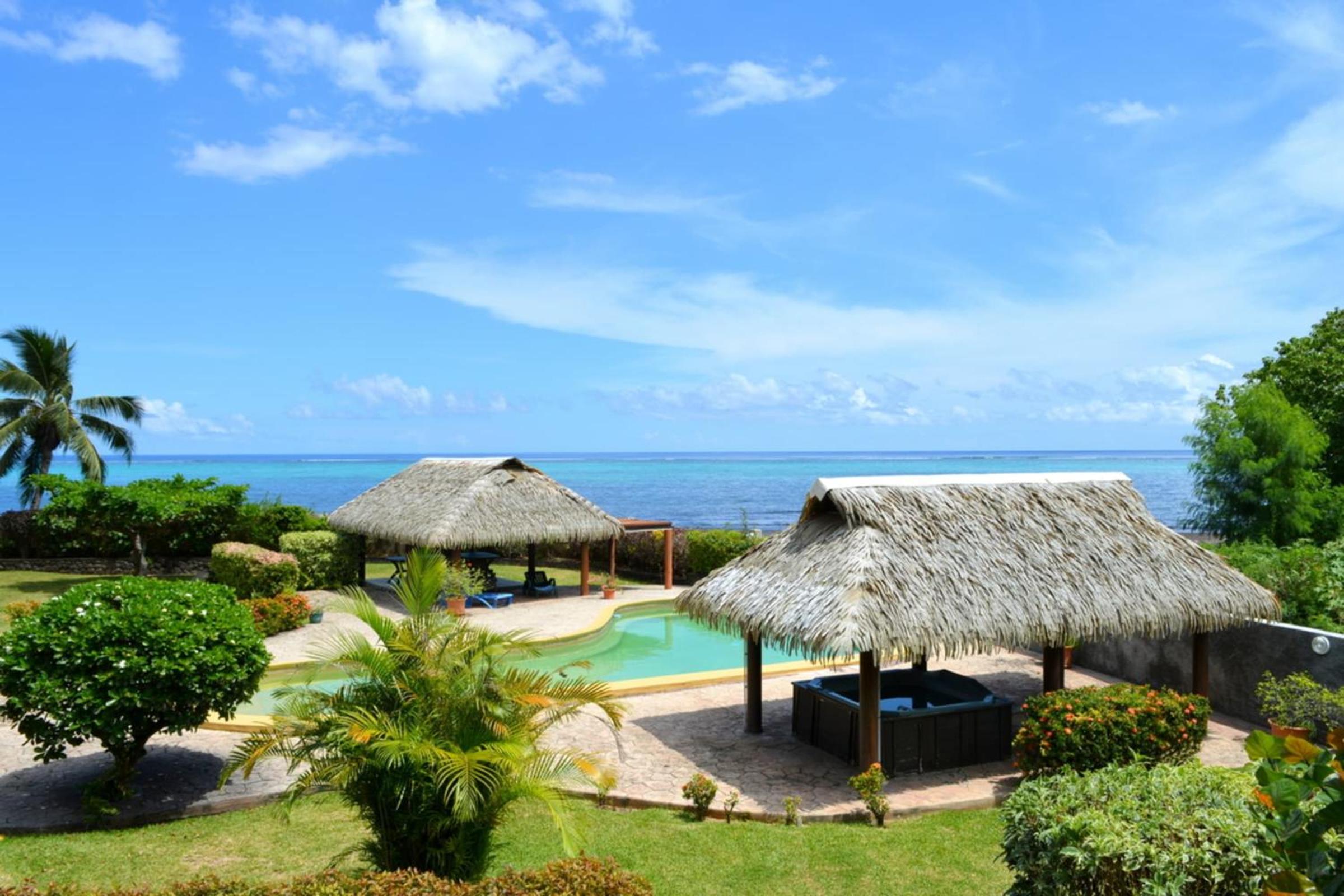 Arahea Lagoon flat beachfront with pool facing the sunset Wi-Fi - AC view 3