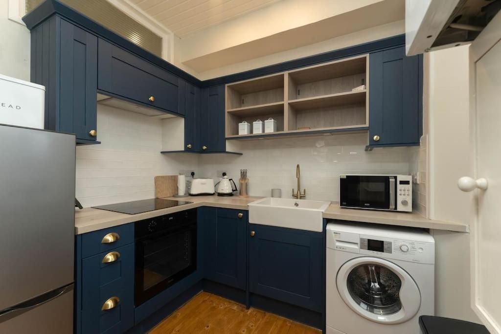 James Street 2 Bedroom Apartment view 3