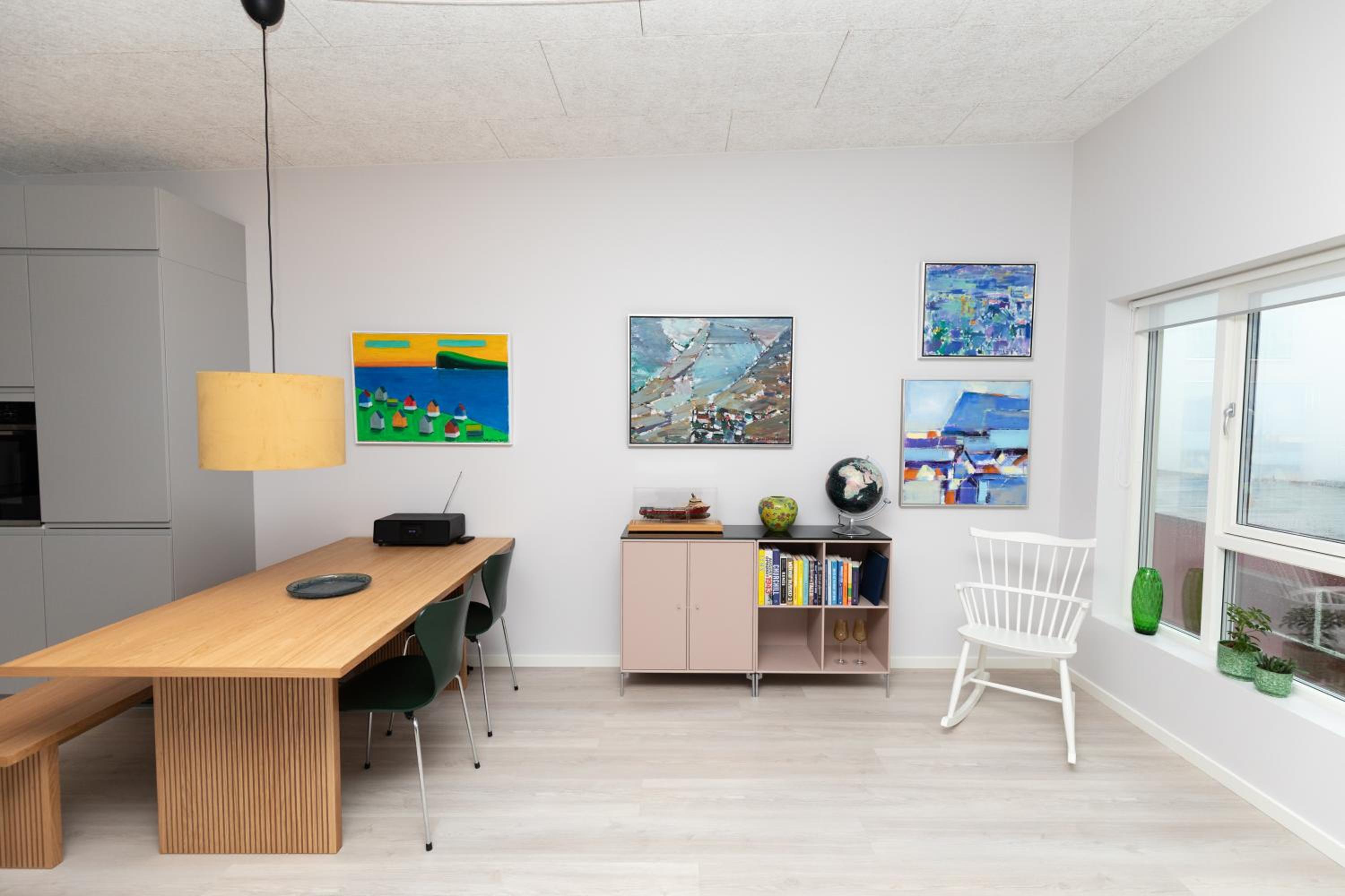 Charming Artistic Retreat - Panoramic View
