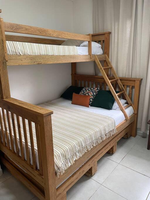 Chalé com excelente área de lazer e bem localizado